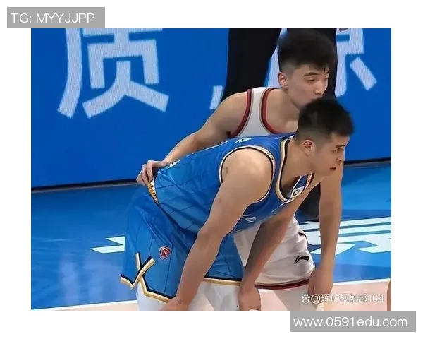 方硕的篮球之路：从青涩少年到CBA明星的奋斗历程与成长故事
