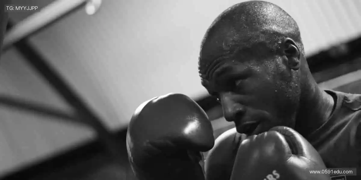 把热爱穿在身上，让每一件周边都成为你的骄傲！👕